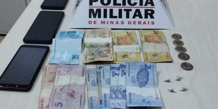 4 jovens são apreendidos com drogas em São João del Rei