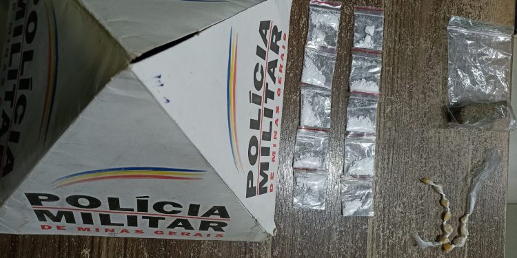 Menor de idade é apreendido com drogas em Barbacena