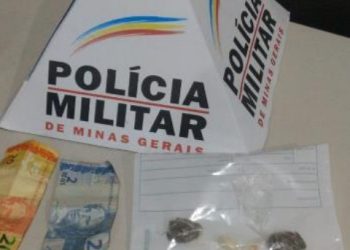Após abordagem de policiais jovem é preso com drogas em Barroso