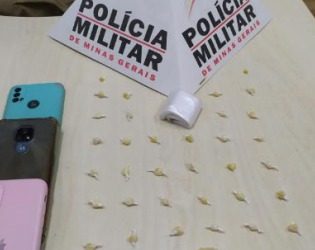 Jovem de 25 anos é presa por tráfico de drogas em São João del Rei