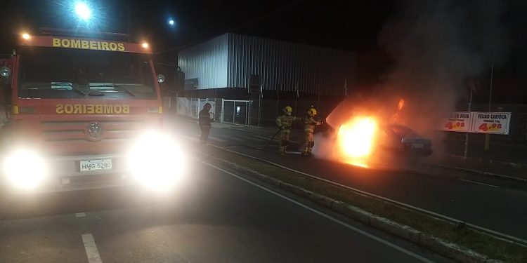 INCÊNDIO EM VEÍCULO