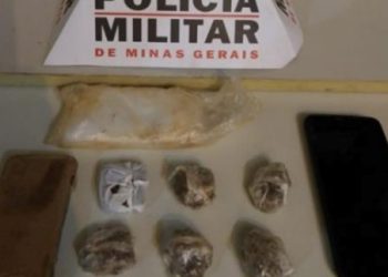 Jovem de 22 anos é preso por tráfico de drogas em Tiradentes.