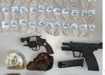 Policiais do 38° BPM apreendem drogas e armas em Andrelândia