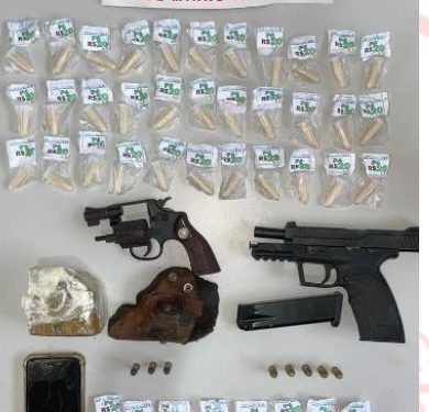 Policiais do 38° BPM apreendem drogas e armas em Andrelândia