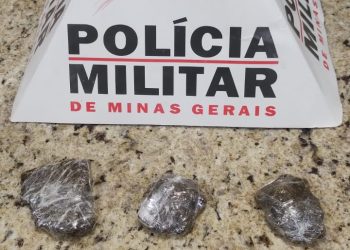 Jovem é apreendido por tráfico de drogas em Barbacena