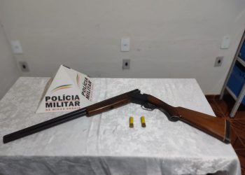 Policiais consegue convencer homem a largar armamento no chão e não comer suicidio.