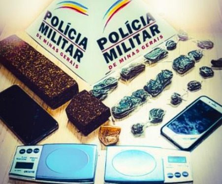 Policiais encontram drogas em lotes vazios e também na residência de 2 adolescente em Santa Cruz de Minas