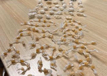 Dois menores são apreendidos com 106 pedras de crack, 29 papelotes de cocaina e bucha de maconha em Santa Cruz de Minas