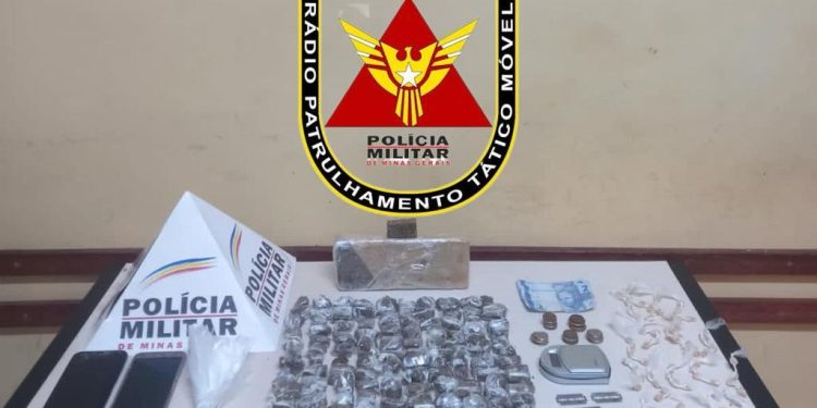Dois homens são presos por tráfico de drogas em Barbacena