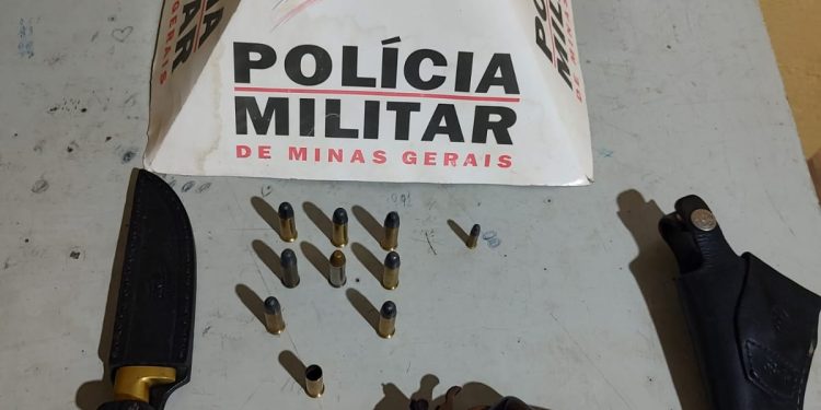Homem de 59 anos é preso por porte ilegal de armas