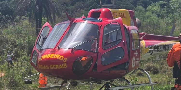 Bombeiros resgatam mulher perdida próximo ao parque das cachoeiras