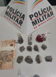 Dois jovens são presos por tráfico de drogas na cidade de Carandaí