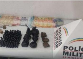 Homem é preso com 63 pinos de cocaina; 09 porções de maconha e dinheiro, em Resende Costa