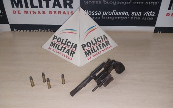 Homem de 58 anos é preso por porte ilegal de armas