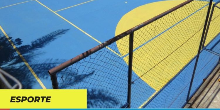 Quadra poliesportiva da Escola Municipal Maria Augusta Rodrigues recebe repintura