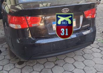 Carro roubado é recuperado em Conselheiro Lafaiete