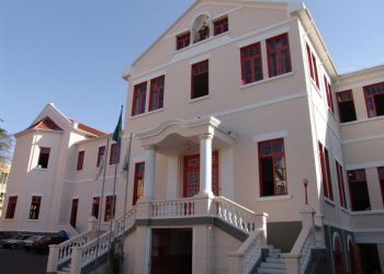 Nem um centavo a menos para nossas Universidades e Institutos Federais