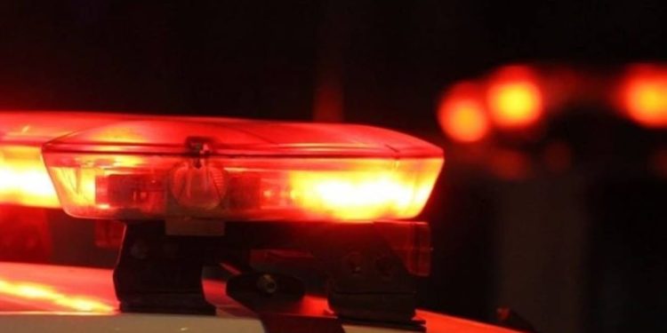 Homem de 35 anos é preso na Cohab por furtar objeto e incendiar o local.