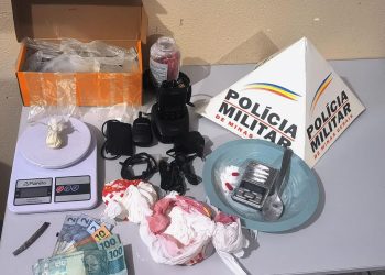 PM prende quatro pessoas e apreende grande quantidade de drogas em Santos DumontPM prende quatro pessoas e apreende grande quantidade de drogas em Santos Dumont.