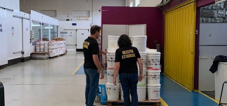 Empresário de Varginha é preso em operação contra sonegação fiscal no setor de açaí.