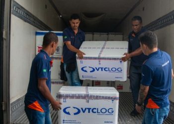 Minas Gerais recebe primeiras doses de vacina contra a dengue