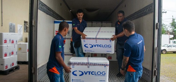 Minas Gerais recebe primeiras doses de vacina contra a dengue