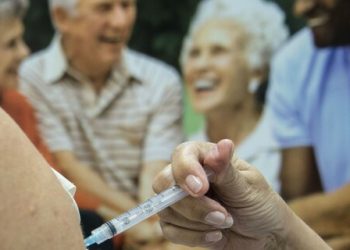 Vacina contra a dengue: por que pessoas com 60 anos ou mais não podem se vacinar?