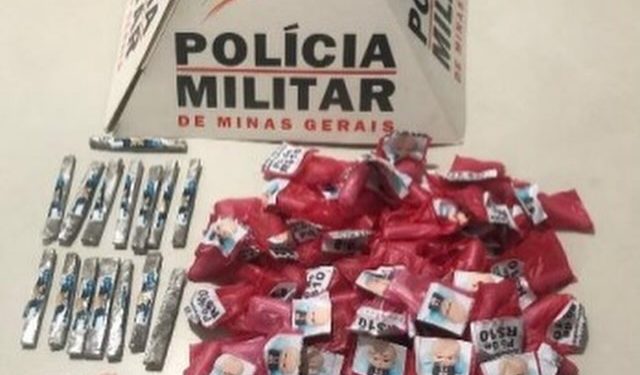 PM apreende mais de 80 pinos de cocaína em Andrelândia.