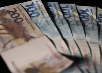 Pessoas com dívidas em atraso têm até 15 de abril para participar de mutirão de negociação financeira.