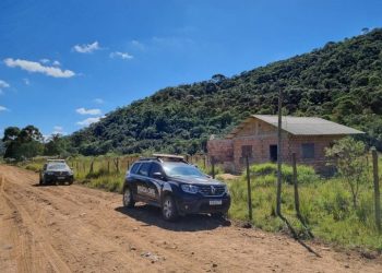 PCMG realiza reprodução simulada de duplo homicídio ocorrido na zona rural de Antônio Carlos.