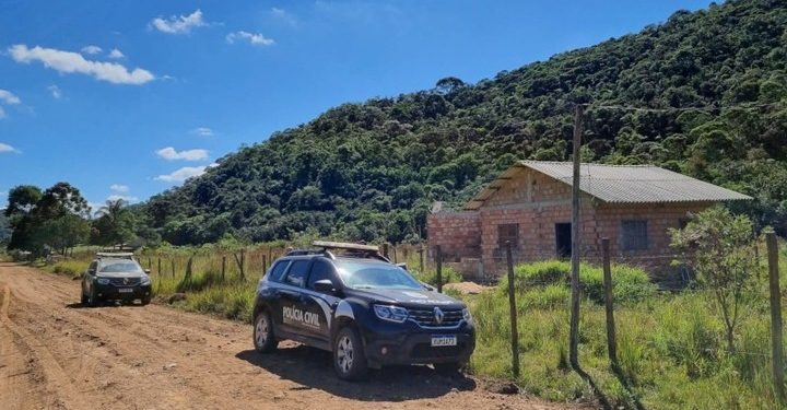 PCMG realiza reprodução simulada de duplo homicídio ocorrido na zona rural de Antônio Carlos.