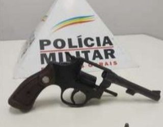 Adolescente de 16 Anos é apreendido pela PM após incidente com arma de fogo no bairro Matosinhos.