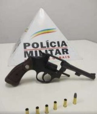 Adolescente de 16 Anos é apreendido pela PM após incidente com arma de fogo no bairro Matosinhos.