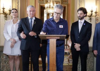 Governo de Minas assina acordo com Israel para desenvolvimento econômico e combate ao antissemitismo.