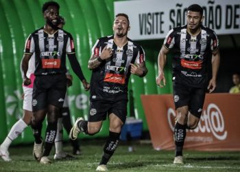 Athletic goleia Ferroviária e assume liderança do Grupo B na Série C