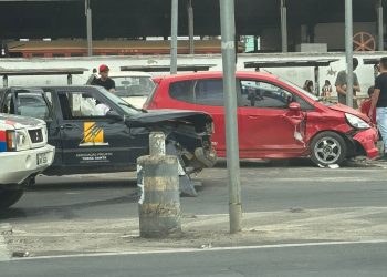 Colisão entre veículos é registrada na Avenida Presidente Tancredo Neves