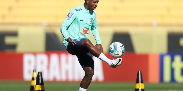 Vini Jr. é cortado da seleção por lesão; Dorival chama Andreas Pereira