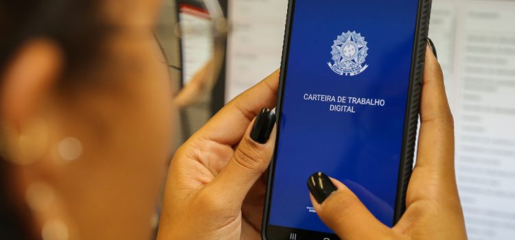 2024 no azul: Minas já acumula 204 mil empregos com carteira assinada neste ano