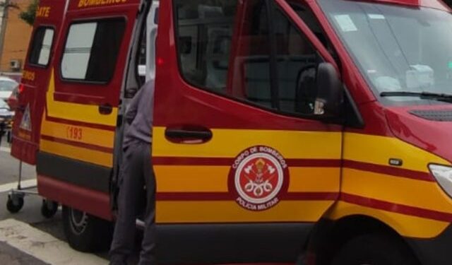 Bombeiros e SAMU atendem acidente de caminhonete na Vila Belizário em São João del-Rei