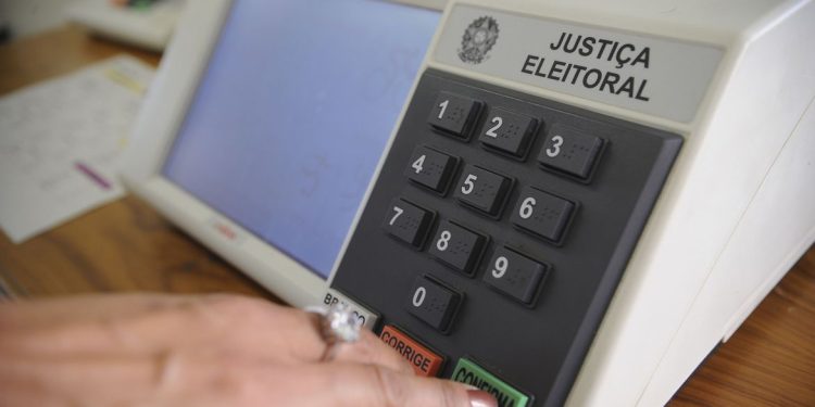 Vereadores são eleitos por sistema proporcional de votação; entenda