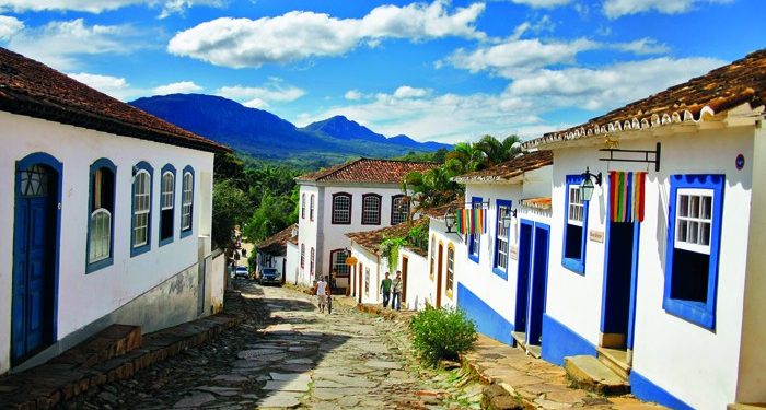 Festival Vivalenda traz Halloween com toque de cultura mineira em Tiradentes