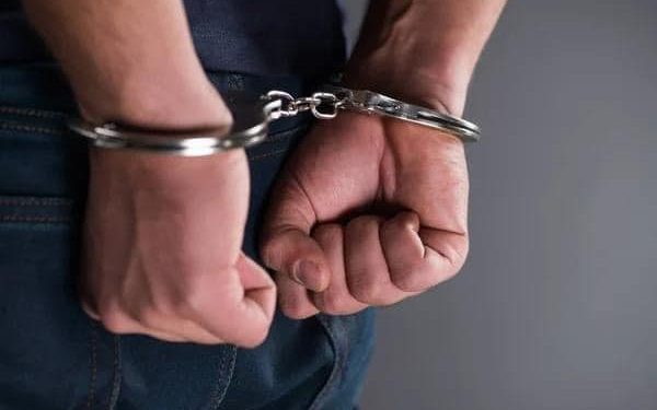 Polícia Militar prende dois suspeitos de furto de fios de cobre em Barroso