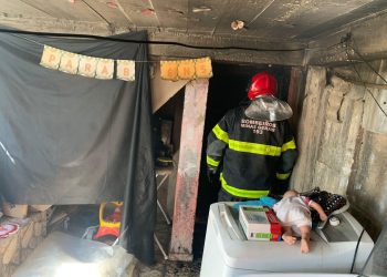 Incêndio em residência mobiliza bombeiros em São João del-Rei