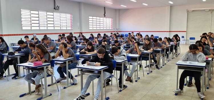 Estudantes de Minas Gerais farão Avaliações Externas Somativas a partir de 25/11