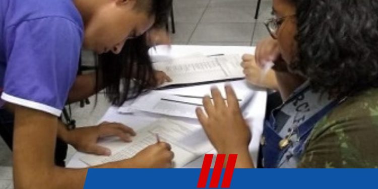 Escolas estaduais de Minas Gerais elegem novos membros para Colegiado Escolar