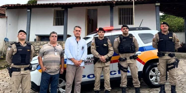 Prefeito Higino Zacarias entrega nova viatura para a Polícia Militar de Ritápolis