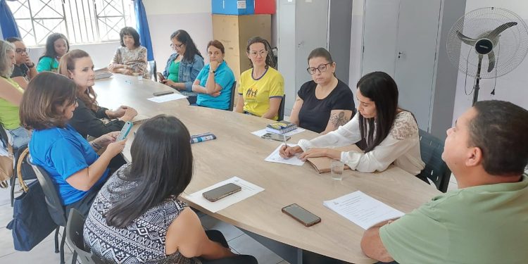 O Conselho Municipal de Assistência Social se reuniu com a nova secretária de Assistência Social de São João del-Rei, Ana Cristina.