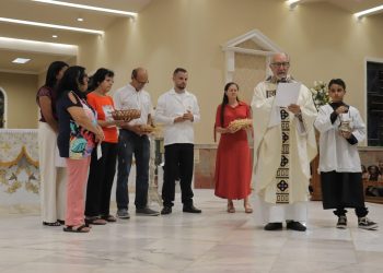 Paróquia de Matosinhos realiza envio de Novena de Natal