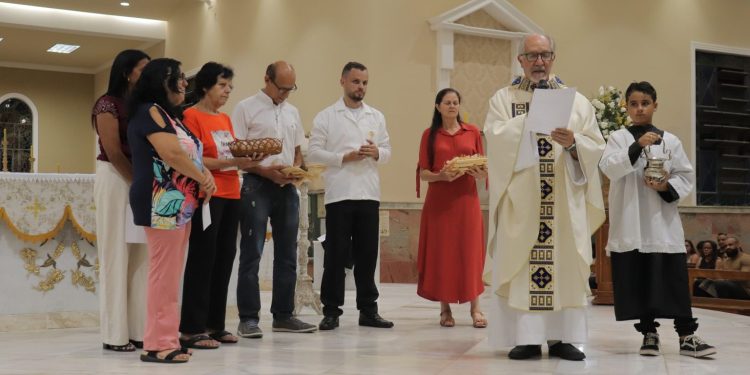 Paróquia de Matosinhos realiza envio de Novena de Natal