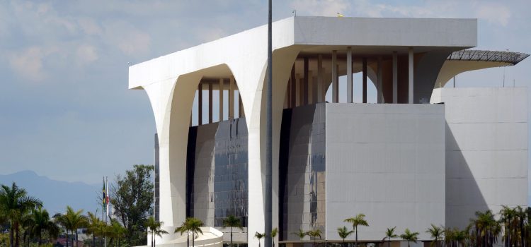 Minas Gerais garante investimento recorde em assistência social para 2025